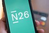 Christophe Gateau/dpa | Die Smartphone-Bank N26 startet zusammen mit Vodafone ein Mobilfunkangebot für Deutschland. (Symbolbild)